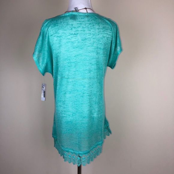 New Direction Weekend Top - Picture 3 of 4